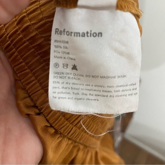 Reformation Terracotta Color Silk Shorts Elastic Waist Slant Pockets Size XS - Picture 4 of 10